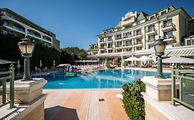 Romance Hotel And Family Suites